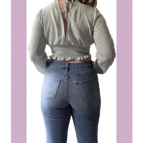 Cropped Puffy Sleeve Blouse - Picture 3 of 5